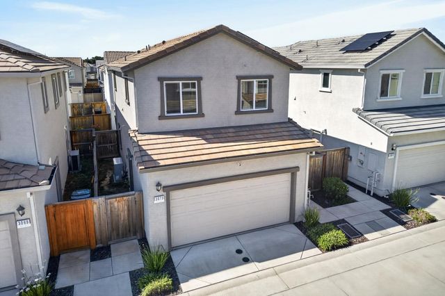 3073 Pruett Dr, Roseville, CA 95747