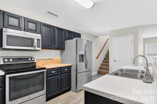 1420 Commonwealth Avenue, Statesville, NC 28677