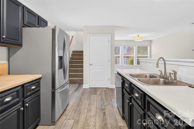 1420 Commonwealth Avenue, Statesville, NC 28677