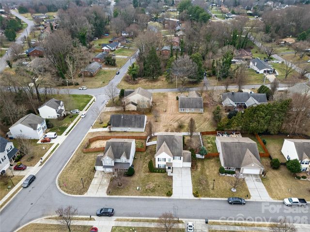 1420 Commonwealth Avenue, Statesville, NC 28677