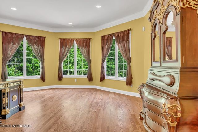15 Embry Farm Road, Marlboro, NJ 07746
