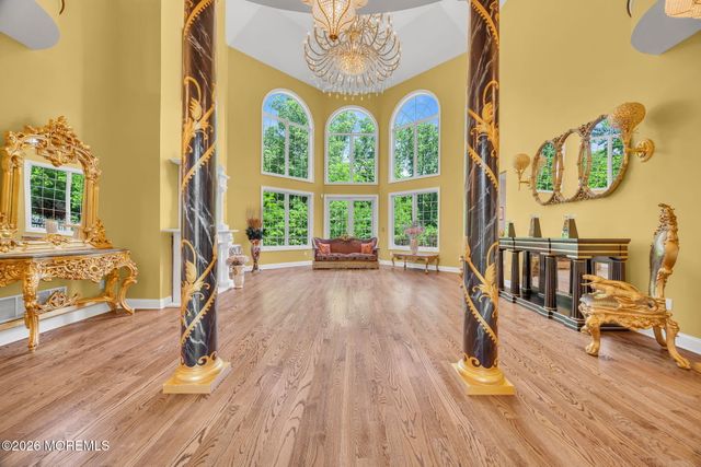 15 Embry Farm Road, Marlboro, NJ 07746