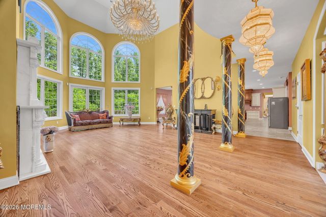 15 Embry Farm Road, Marlboro, NJ 07746