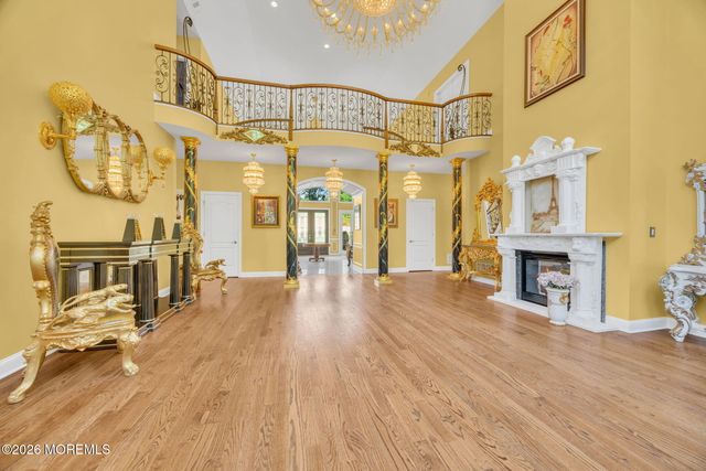 15 Embry Farm Road, Marlboro, NJ 07746