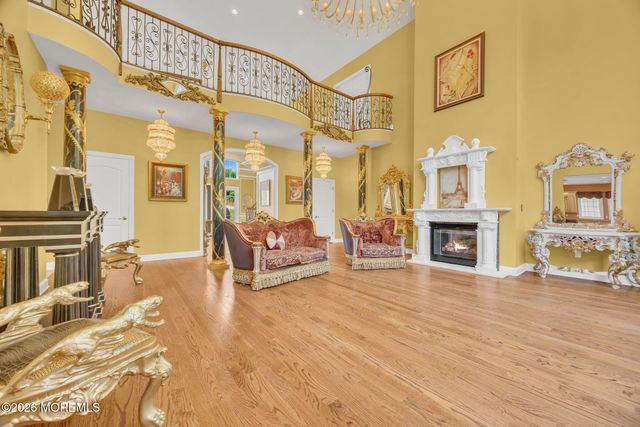 15 Embry Farm Road, Marlboro, NJ 07746