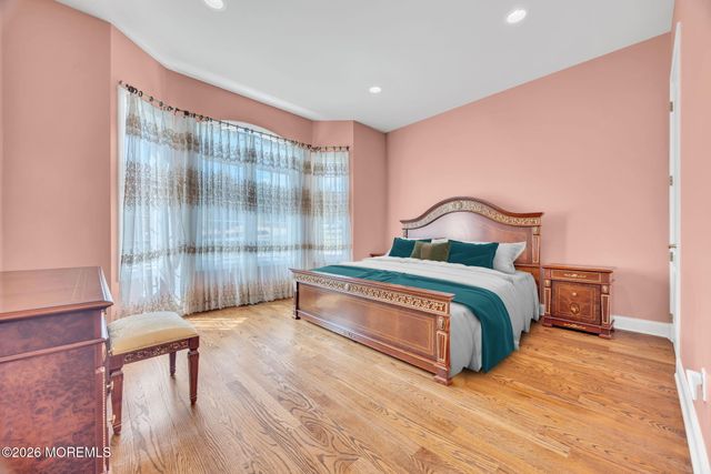 15 Embry Farm Road, Marlboro, NJ 07746