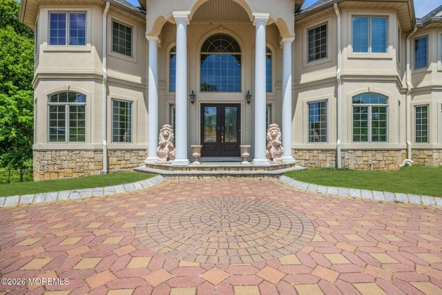 15 Embry Farm Road, Marlboro, NJ 07746
