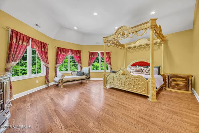 15 Embry Farm Road, Marlboro, NJ 07746