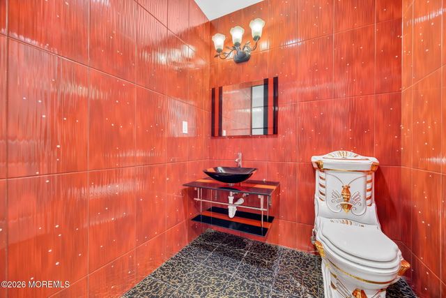 15 Embry Farm Road, Marlboro, NJ 07746