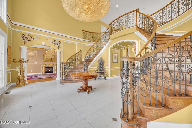 15 Embry Farm Road, Marlboro, NJ 07746