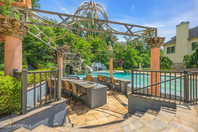 15 Embry Farm Road, Marlboro, NJ 07746