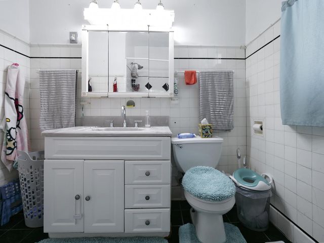 8126 S Chappel Avenue, Chicago, IL 60617