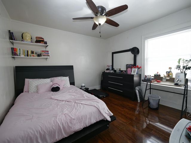 8126 S Chappel Avenue, Chicago, IL 60617