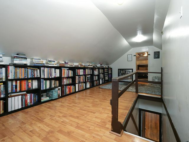 8126 S Chappel Avenue, Chicago, IL 60617