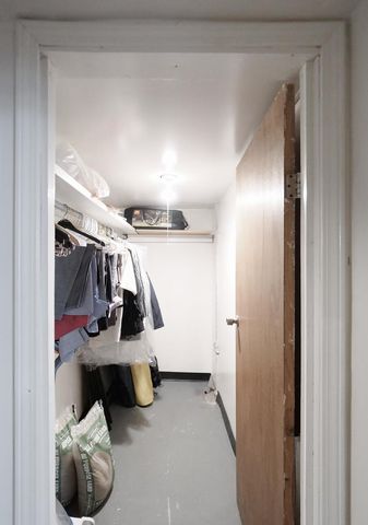 8126 S Chappel Avenue, Chicago, IL 60617