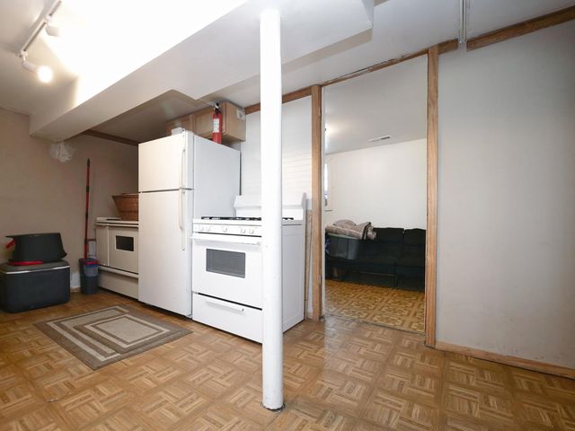 8126 S Chappel Avenue, Chicago, IL 60617