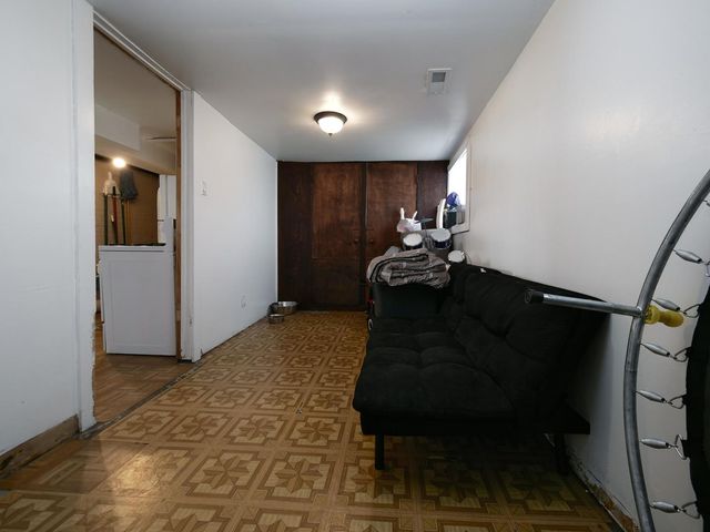 8126 S Chappel Avenue, Chicago, IL 60617
