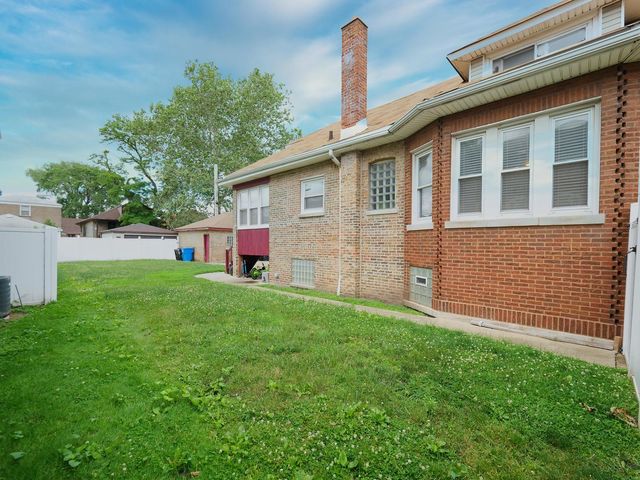8126 S Chappel Avenue, Chicago, IL 60617