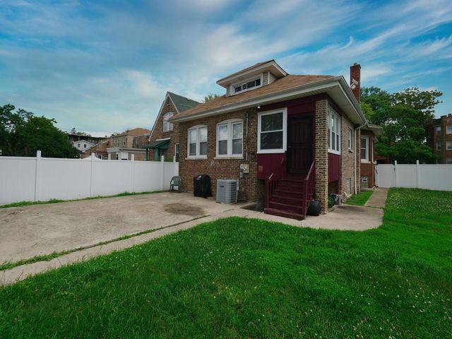 8126 S Chappel Avenue, Chicago, IL 60617