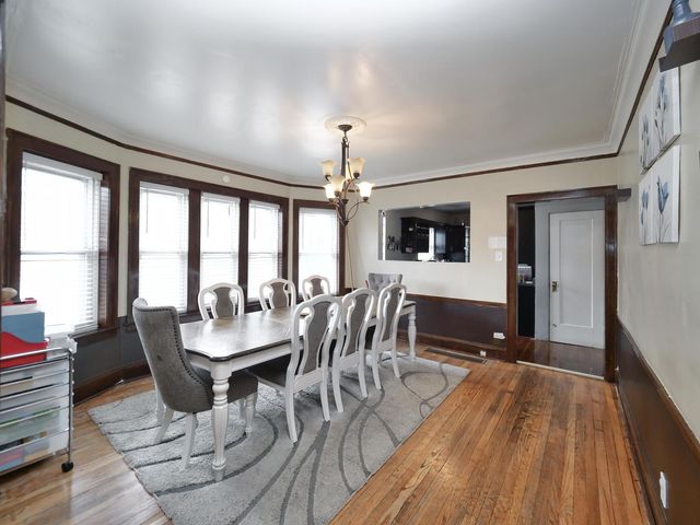 8126 S Chappel Avenue, Chicago, IL 60617
