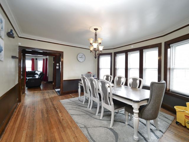 8126 S Chappel Avenue, Chicago, IL 60617