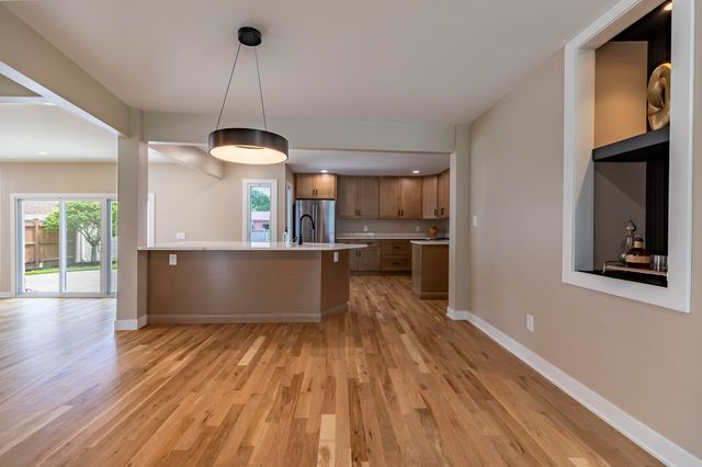 8837 Parkway Drive, Highland, IN 46322