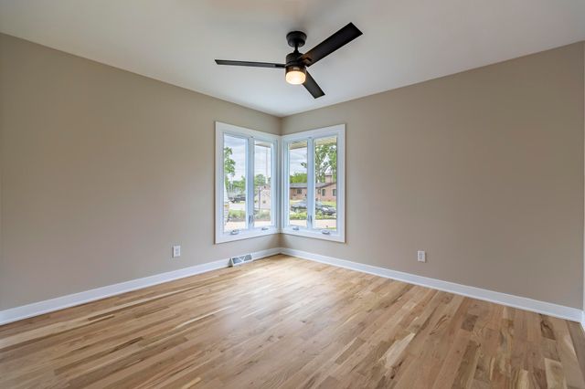 8837 Parkway Drive, Highland, IN 46322