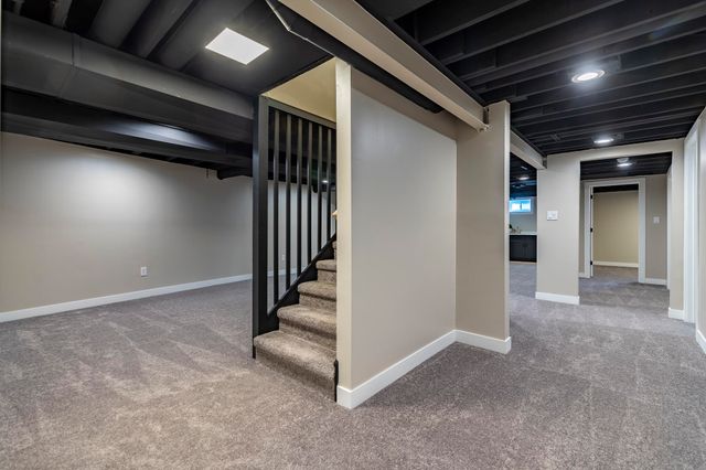 8837 Parkway Drive, Highland, IN 46322