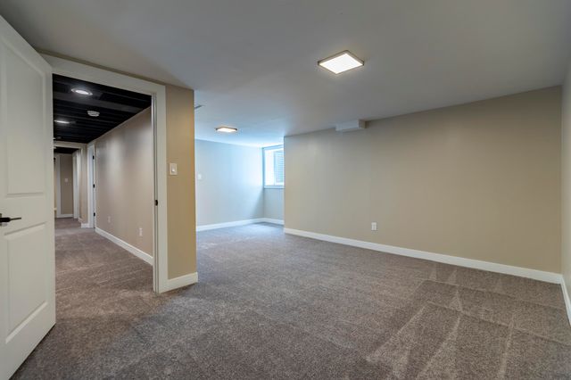 8837 Parkway Drive, Highland, IN 46322