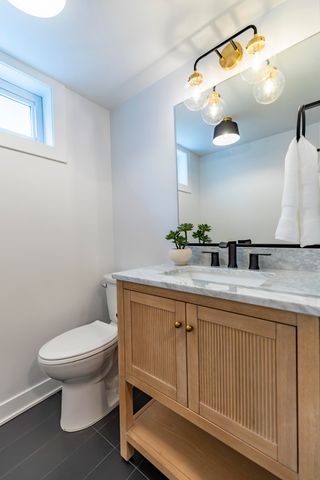 8837 Parkway Drive, Highland, IN 46322