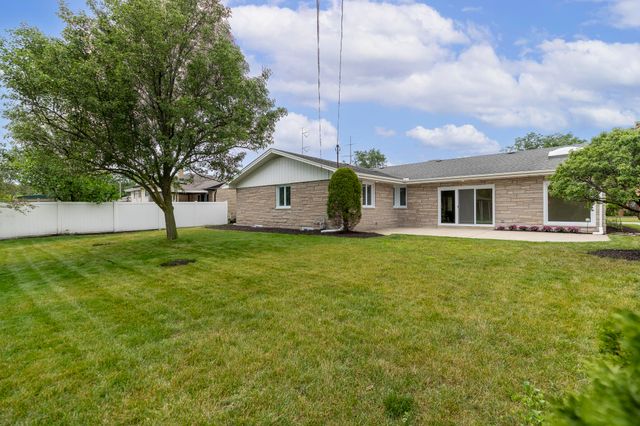 8837 Parkway Drive, Highland, IN 46322