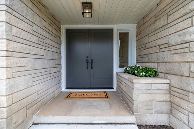 8837 Parkway Drive, Highland, IN 46322