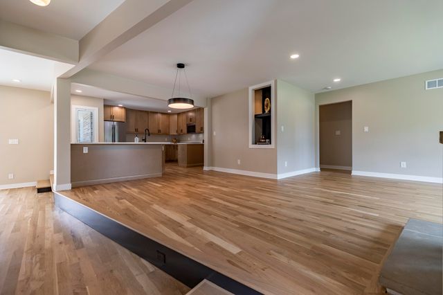 8837 Parkway Drive, Highland, IN 46322