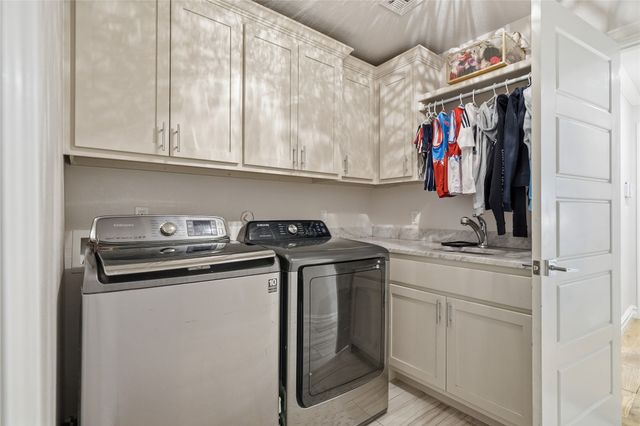 2911 E 103rd Place, Tulsa, OK 74137