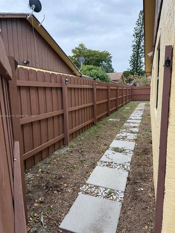 4403 NW 4th Ave 4403, Deerfield Beach, FL 33064