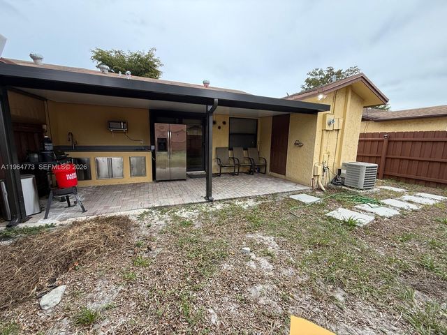 4403 NW 4th Ave 4403, Deerfield Beach, FL 33064