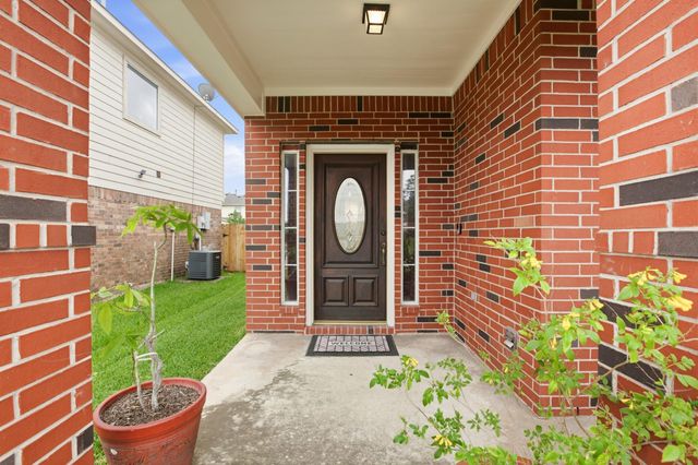 2438 Gwenfair Drive, Spring, TX 77373