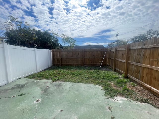 5475 42ND STREET N 5, St Petersburg, FL 33714