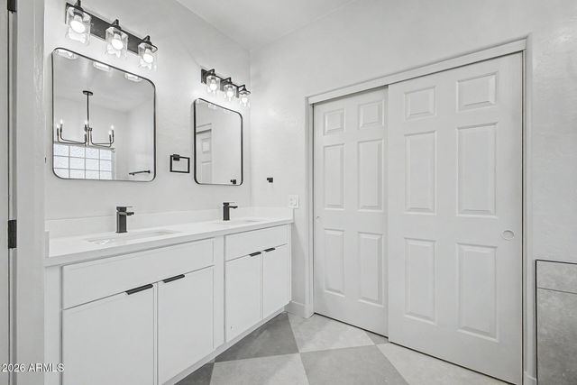 3251 E THORNTON Avenue, Gilbert, AZ 85297