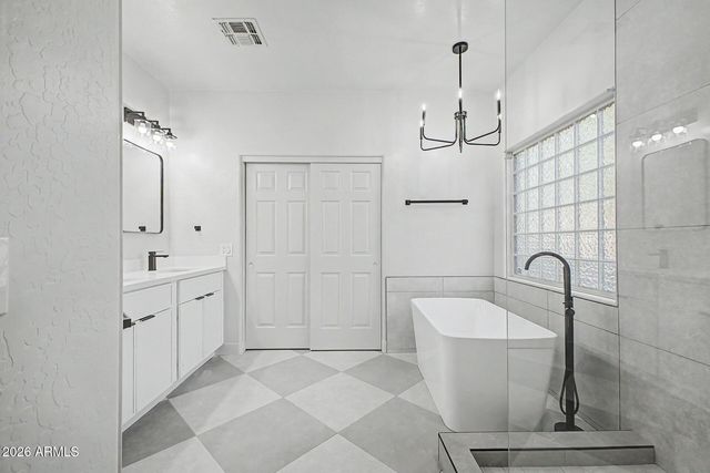 3251 E THORNTON Avenue, Gilbert, AZ 85297