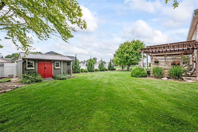884 Shaftsbury Road, Troy, OH 45373