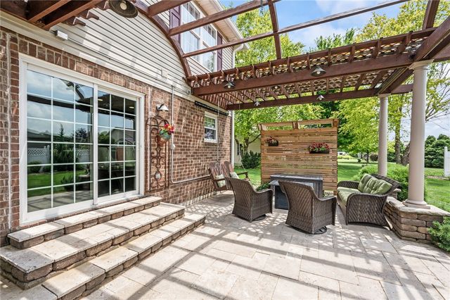 884 Shaftsbury Road, Troy, OH 45373