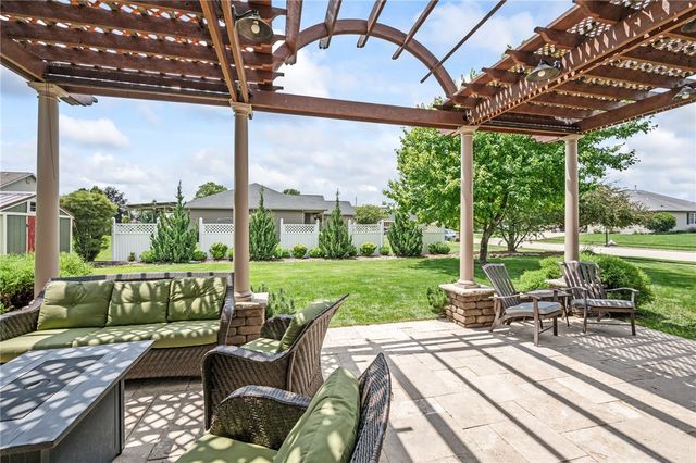 884 Shaftsbury Road, Troy, OH 45373