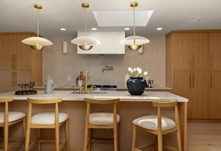 5949 S Garth Ave, Los Angeles, CA 90056