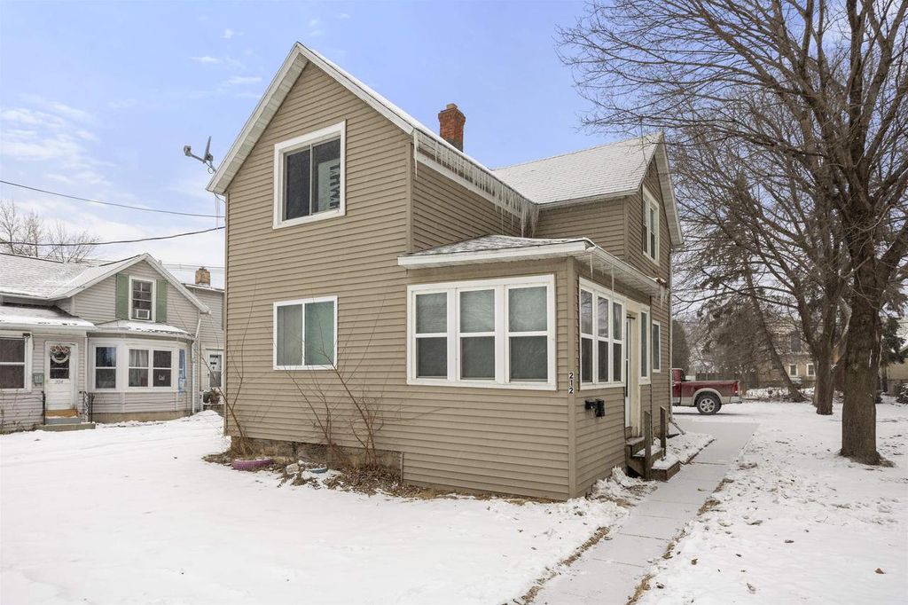 212 CHUTE STREET, Menasha, WI 54952