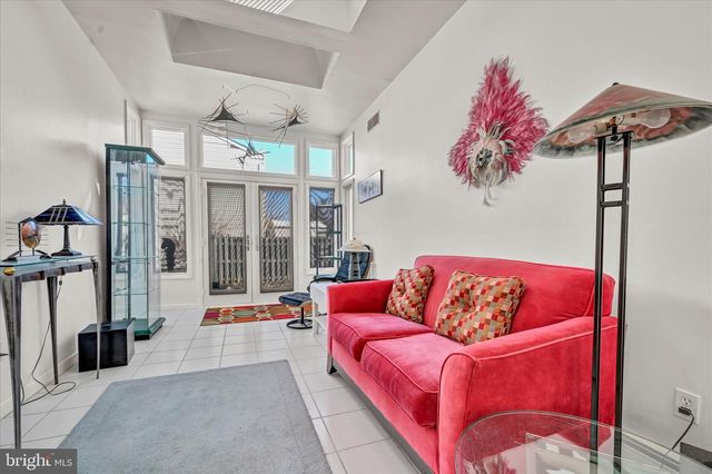 37 DORCHESTER DR, Wyomissing, PA 19610