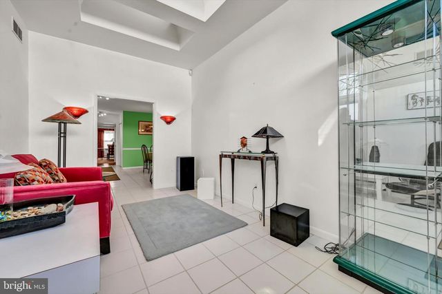 37 DORCHESTER DR, Wyomissing, PA 19610