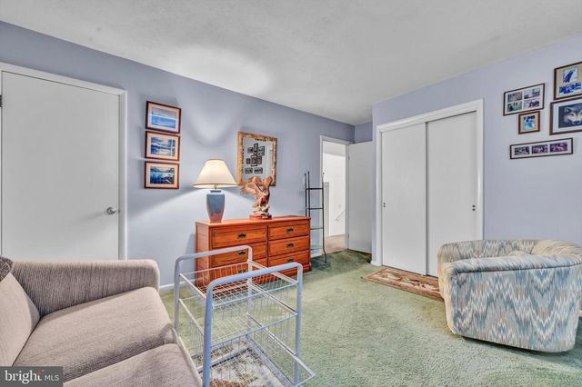 37 DORCHESTER DR, Wyomissing, PA 19610