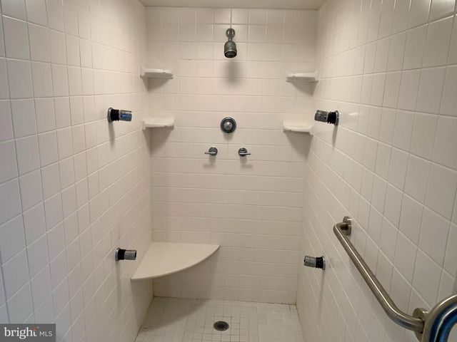 37 DORCHESTER DR, Wyomissing, PA 19610