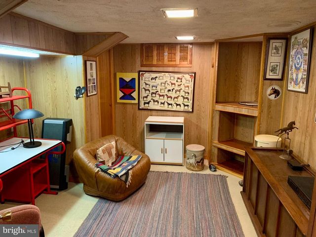 37 DORCHESTER DR, Wyomissing, PA 19610